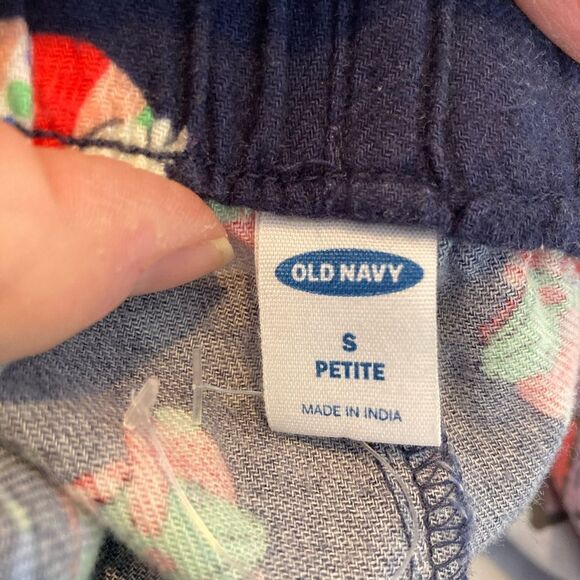 NWOT flannel 2 pc. pj set Xmas animals in hats: dogs, cats, iguanas runs big - Picture 5 of 13